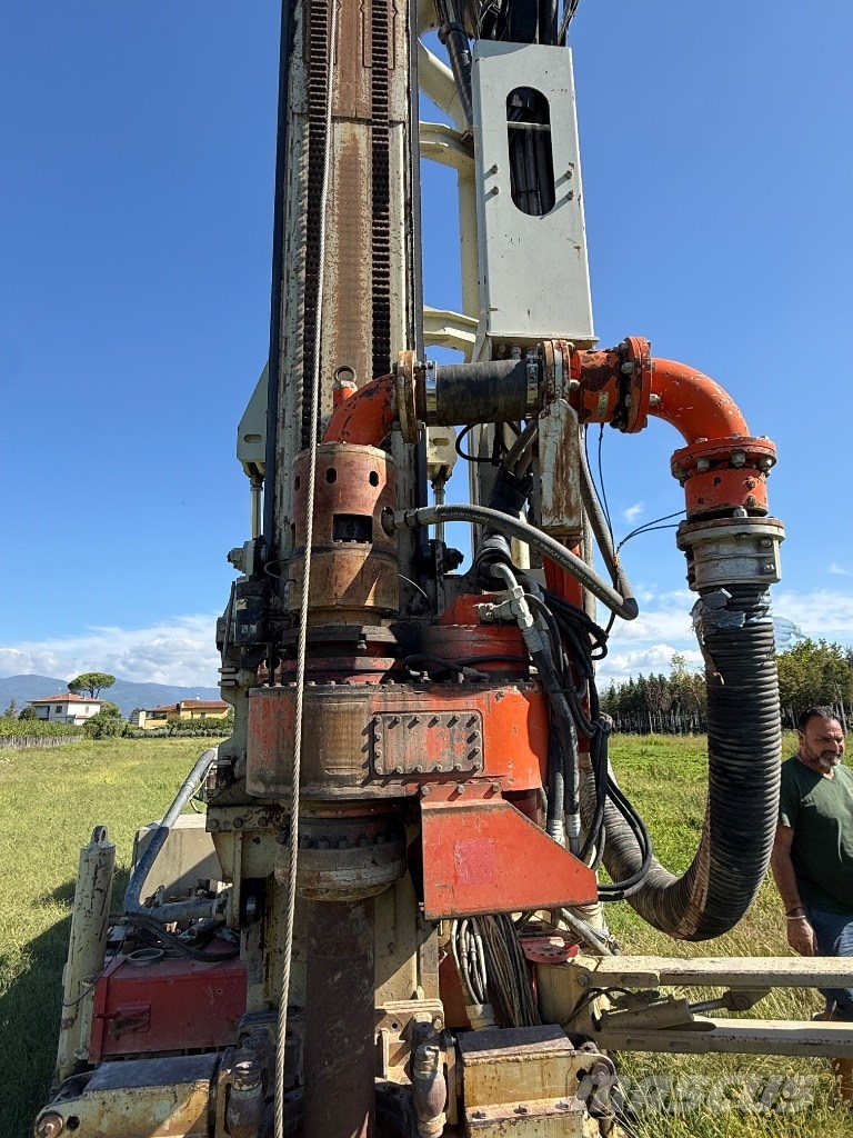 Comacchio MC 900 P1 Kuyu sondaj makinalari