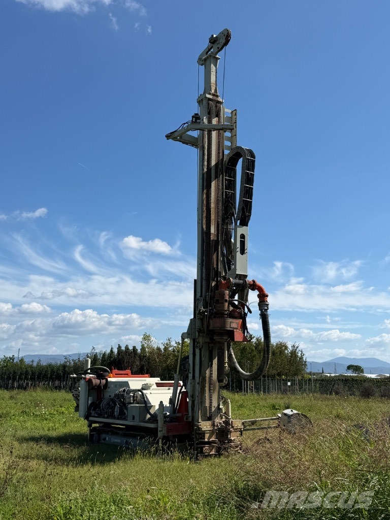 Comacchio MC 900 P1 Kuyu sondaj makinalari