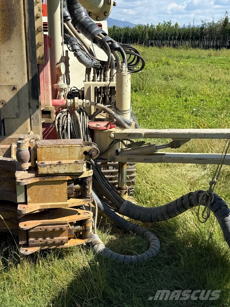 Comacchio MC 900 P1 Kuyu sondaj makinalari
