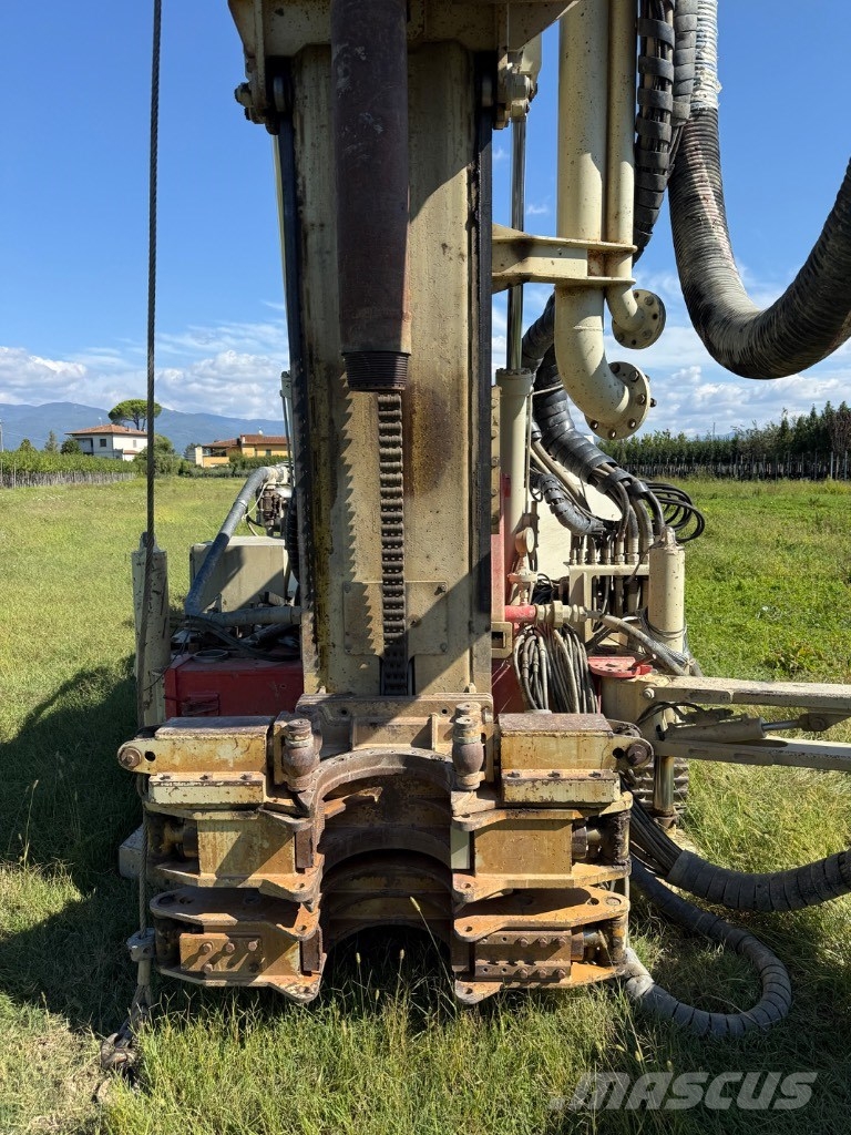 Comacchio MC 900 P1 Kuyu sondaj makinalari
