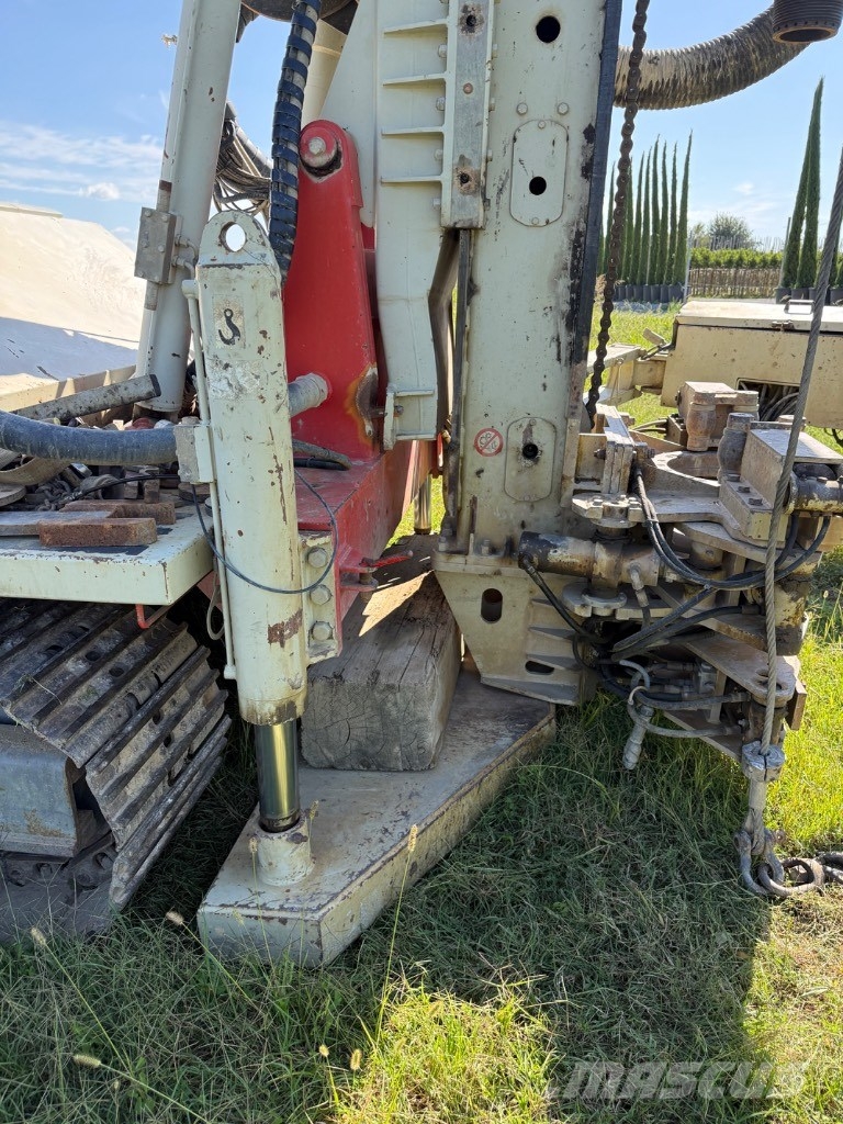 Comacchio MC 900 P1 Kuyu sondaj makinalari