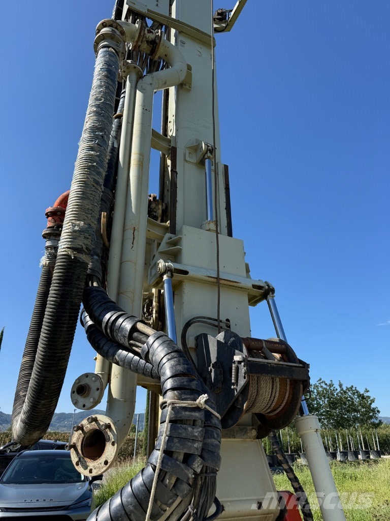 Comacchio MC 900 P1 Kuyu sondaj makinalari