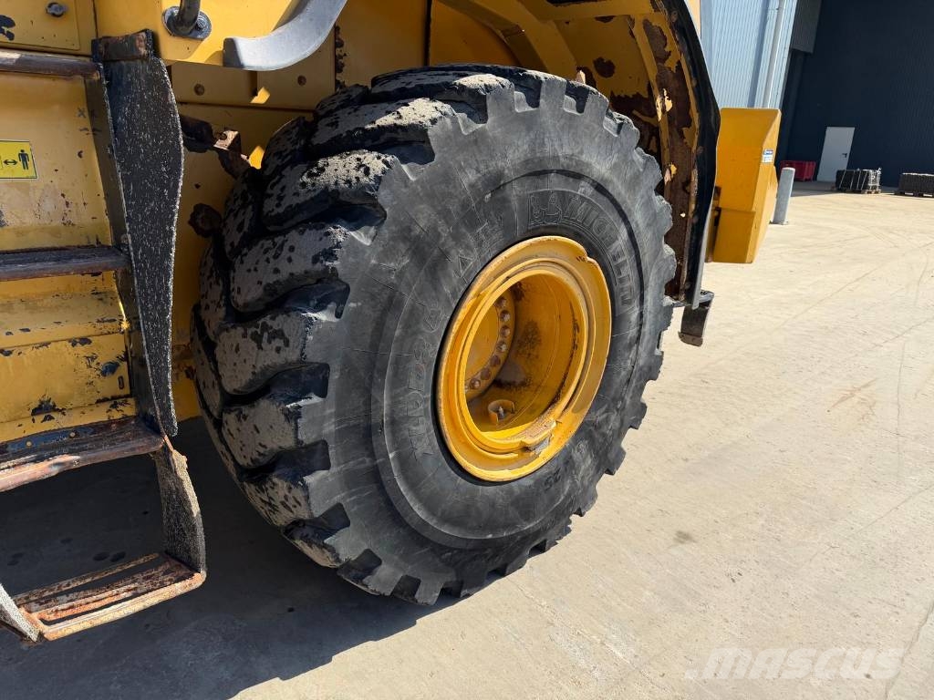 CAT 972M Pyöräkuormaajat