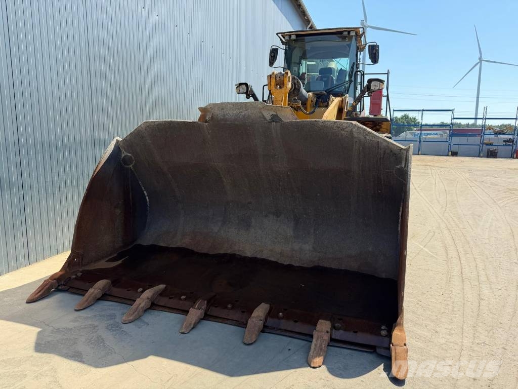 CAT 972M Pyöräkuormaajat