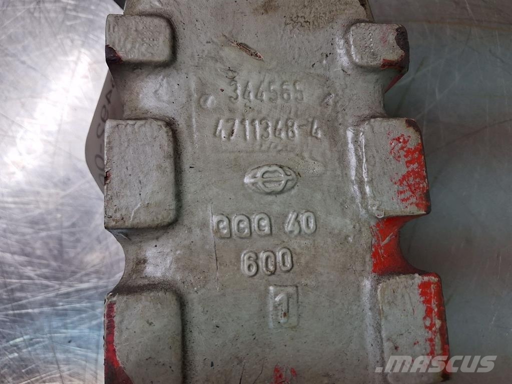 O&K 2271725/4550257-Axle housing/Achskörper/Astrechter محور العجلة