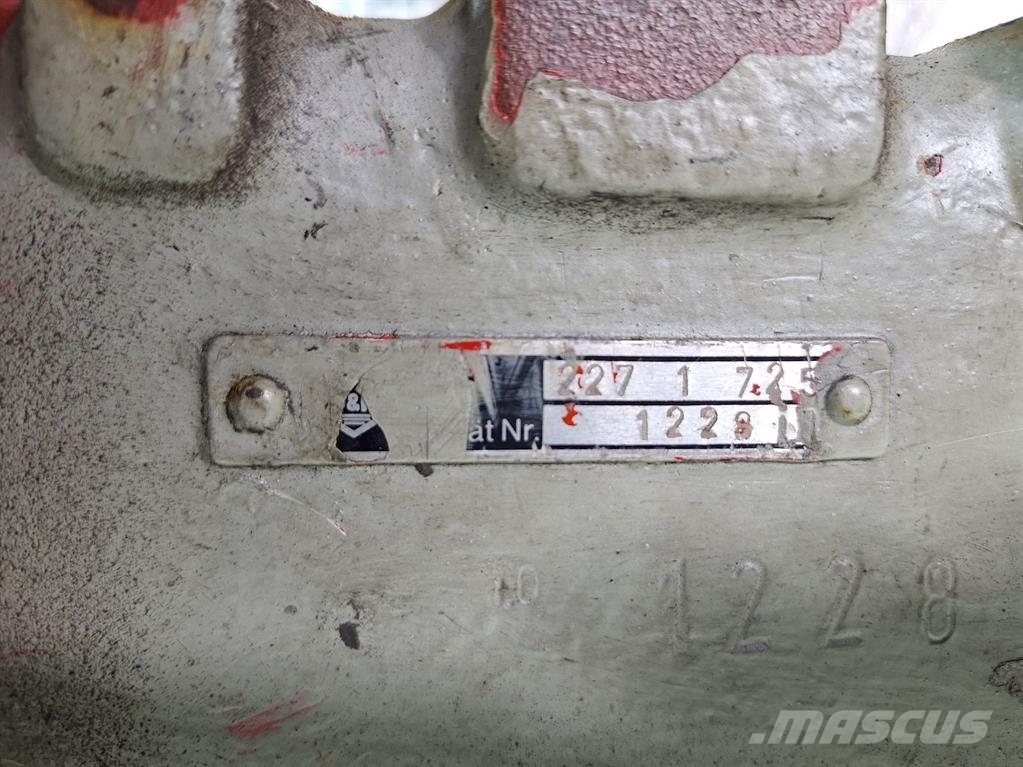 O&K 2271725/4550257-Axle housing/Achskörper/Astrechter محور العجلة