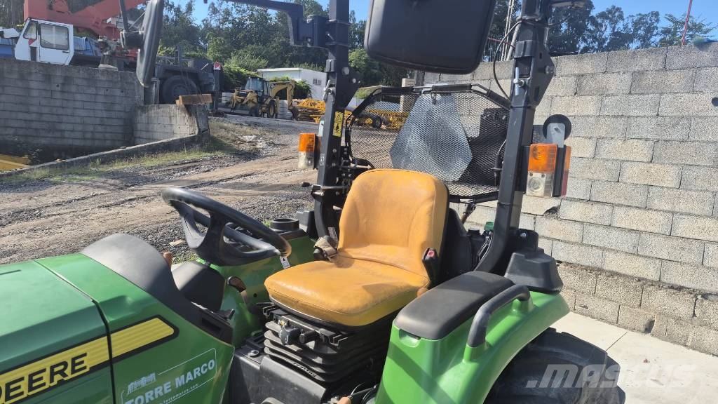 John Deere 3038 E Tratores Agrícolas usados