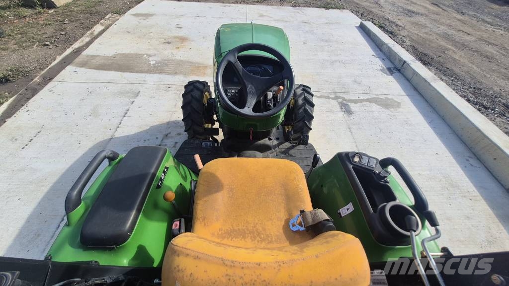 John Deere 3038 E Tratores Agrícolas usados