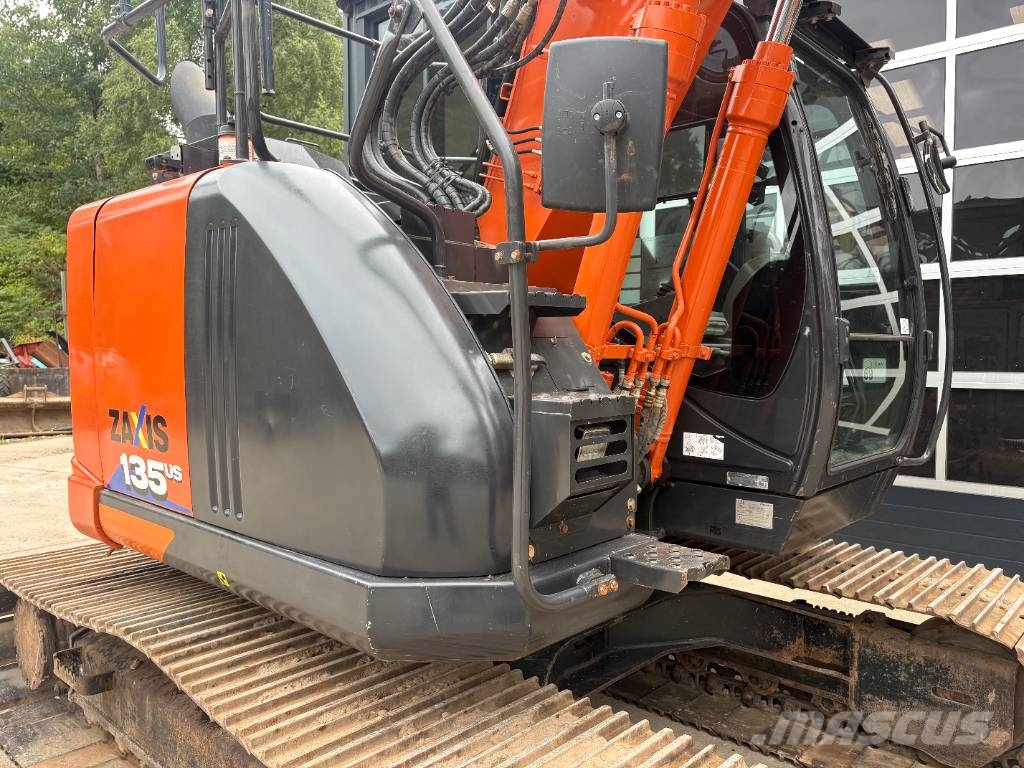 Hitachi ZX 135 US-6 Bageri gusjeničari
