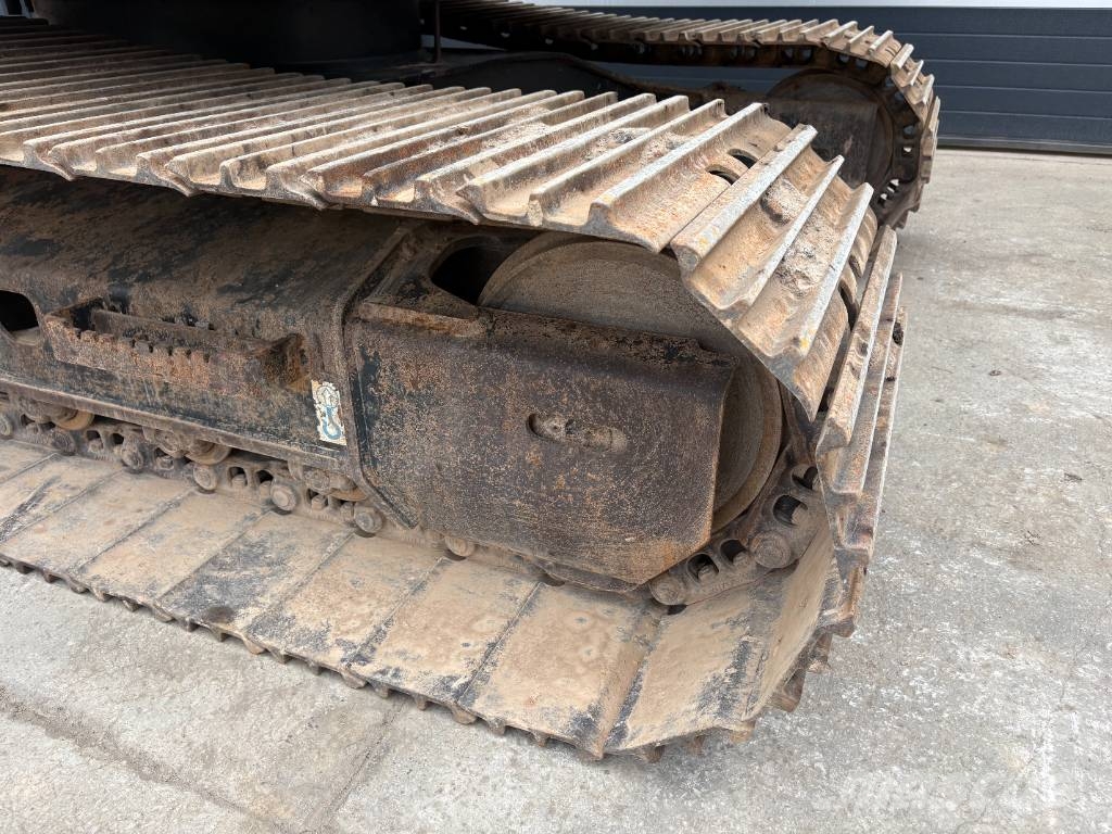 Hitachi ZX 135 US-6 Bageri gusjeničari