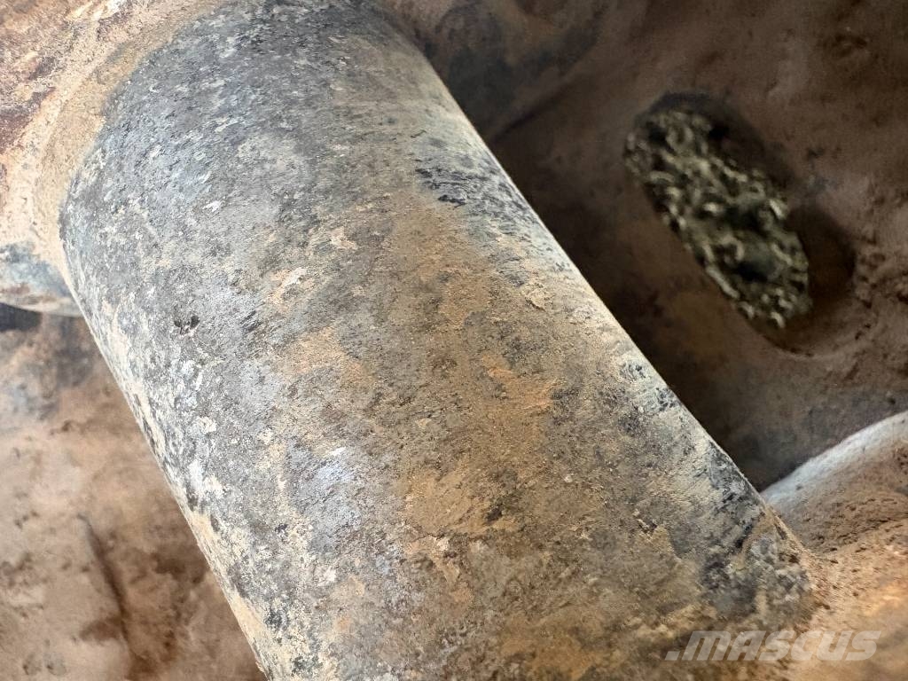 Hitachi ZX 135 US-6 Bageri gusjeničari