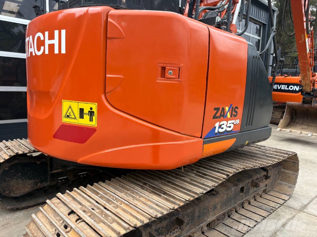 Hitachi ZX 135 US-6 Bageri gusjeničari