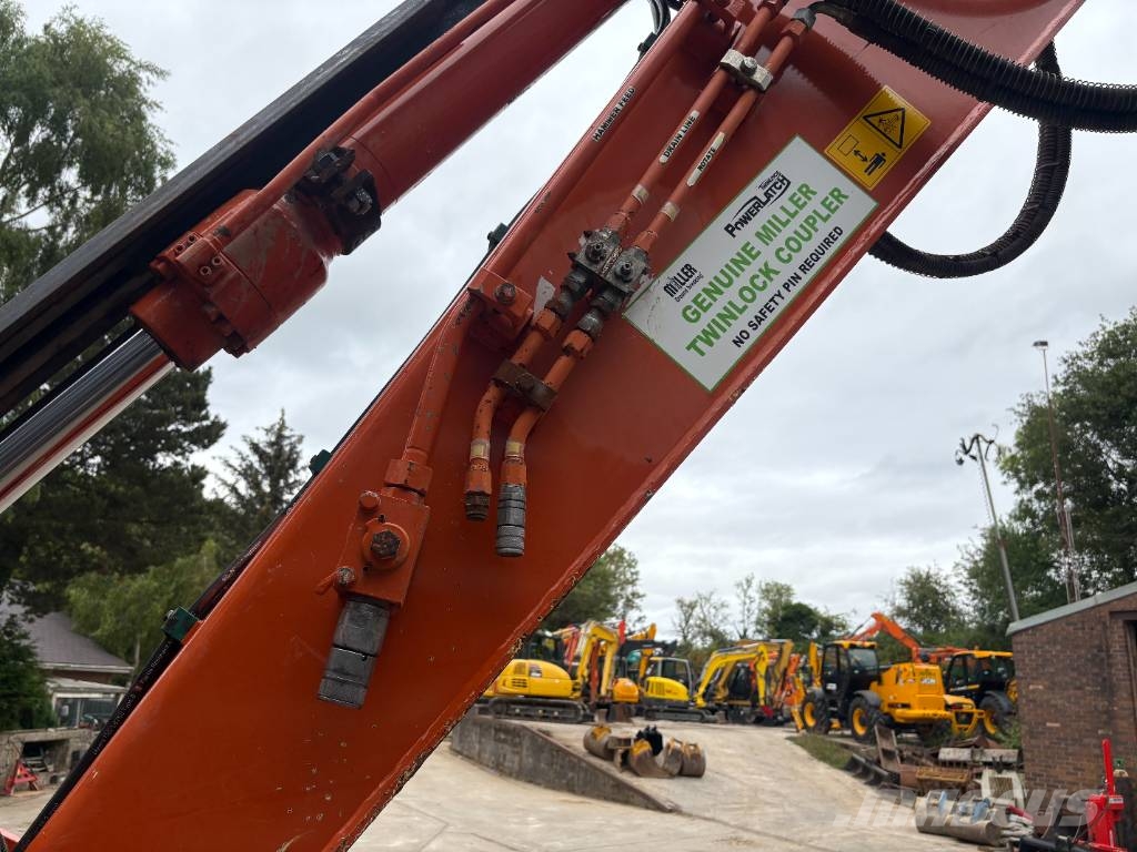 Hitachi ZX 135 US-6 Bageri gusjeničari