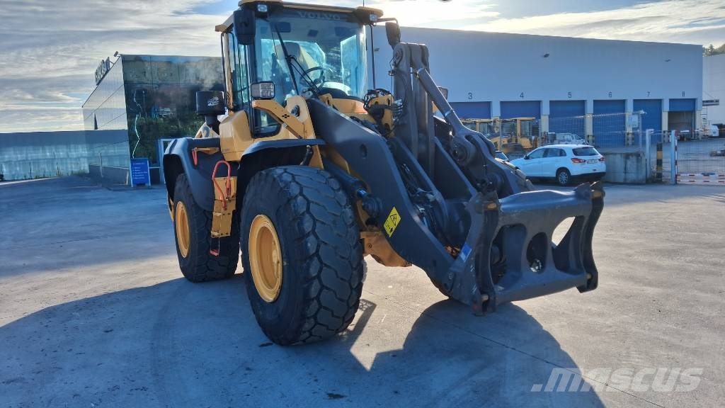 Volvo L 120 H Gumikerekes homlokrakodók