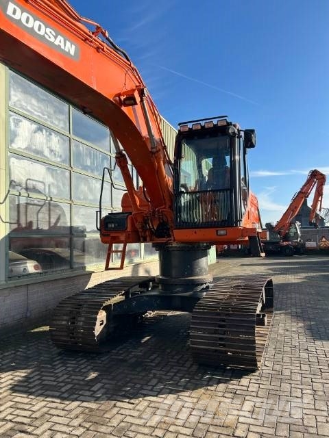 Doosan DX 180 LC-3 Roomikekskavaatorid