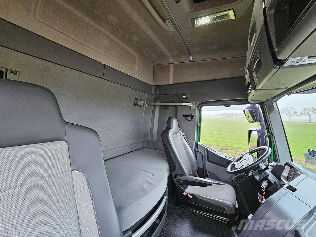 Renault T 460 6X2 STEER COMBI Camiones con caja de remolque