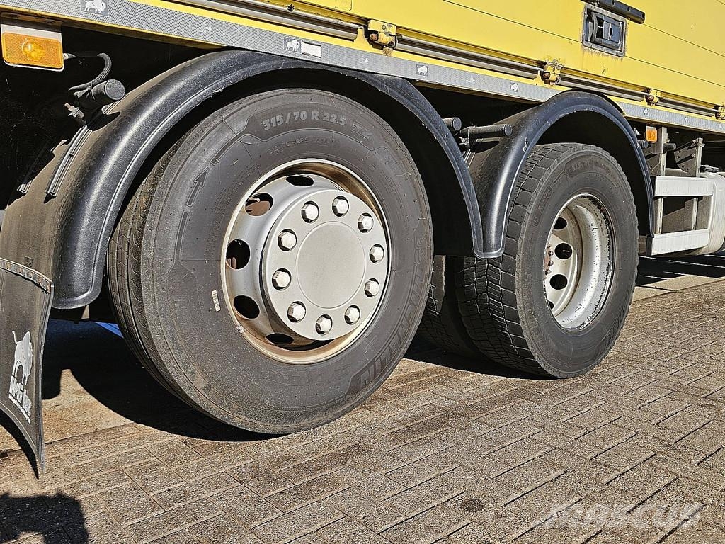 Renault T 460 6X2 STEER COMBI Camiones con caja de remolque