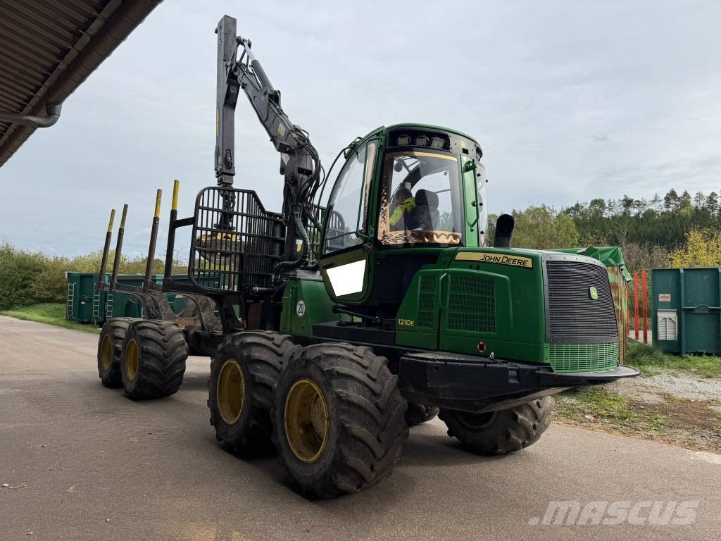 John Deere 1210E - Gebrauchtmaschine Forwarders