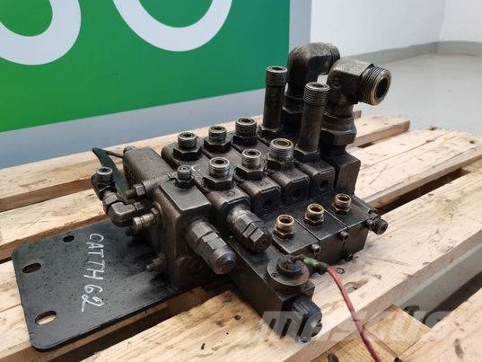 CAT TH 82 hydraulic distributor Motores
