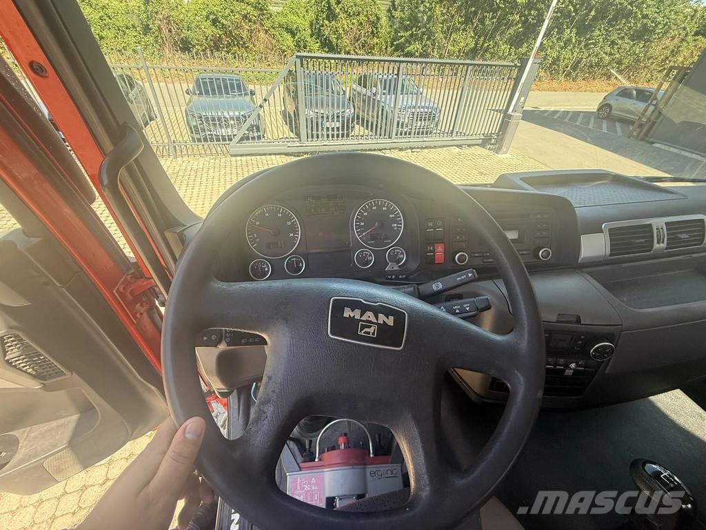 MAN TGS 35.440 TGS 35.440 8x4 Putzmeister 42m Betonipumppuautot