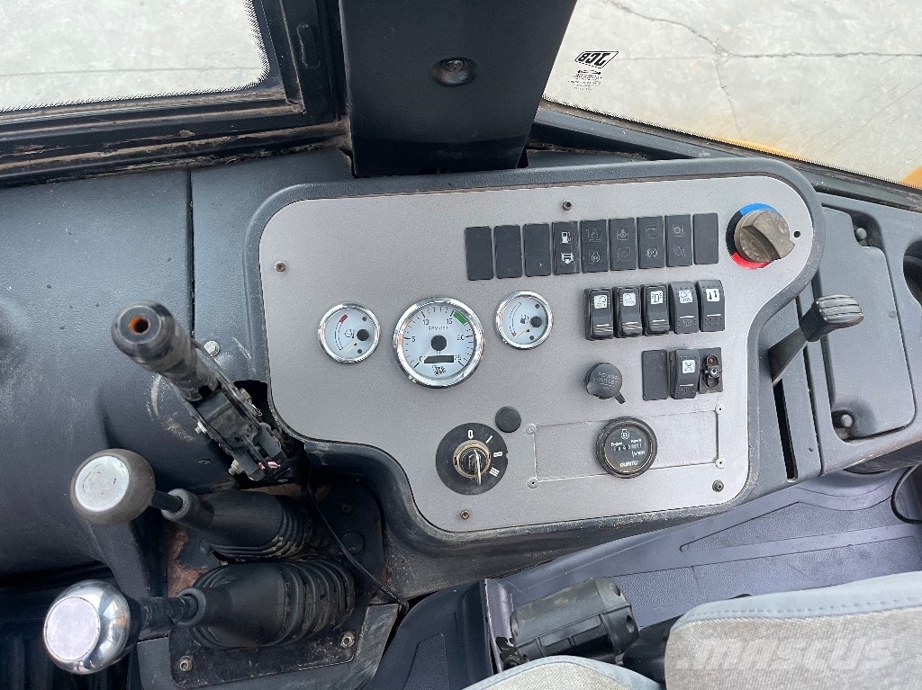 JCB 2 CX Rýpadlo-nakladače