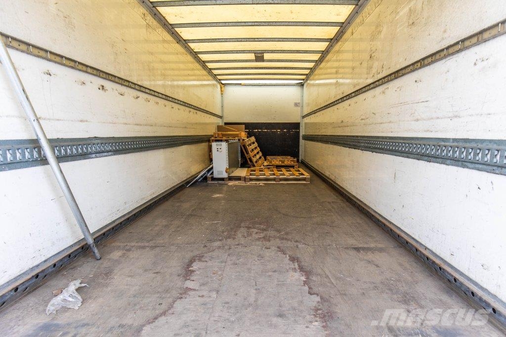 Mercedes-Benz ATEGO 1530 L+CARGOLIFT Furgons