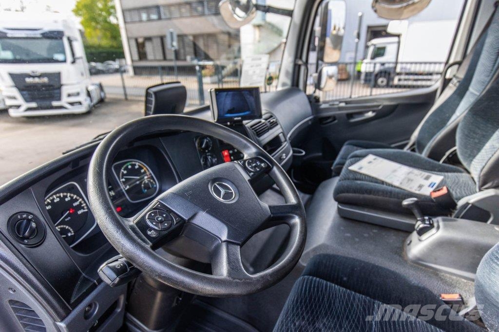 Mercedes-Benz ATEGO 1530 L+CARGOLIFT Furgons