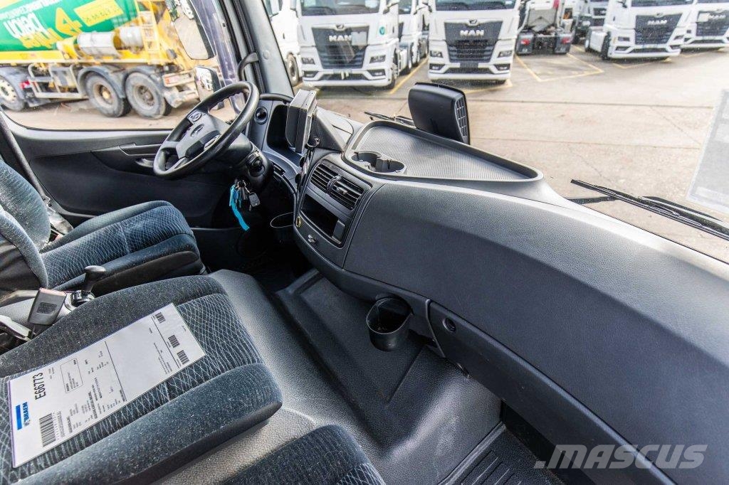 Mercedes-Benz ATEGO 1530 L+CARGOLIFT Furgons