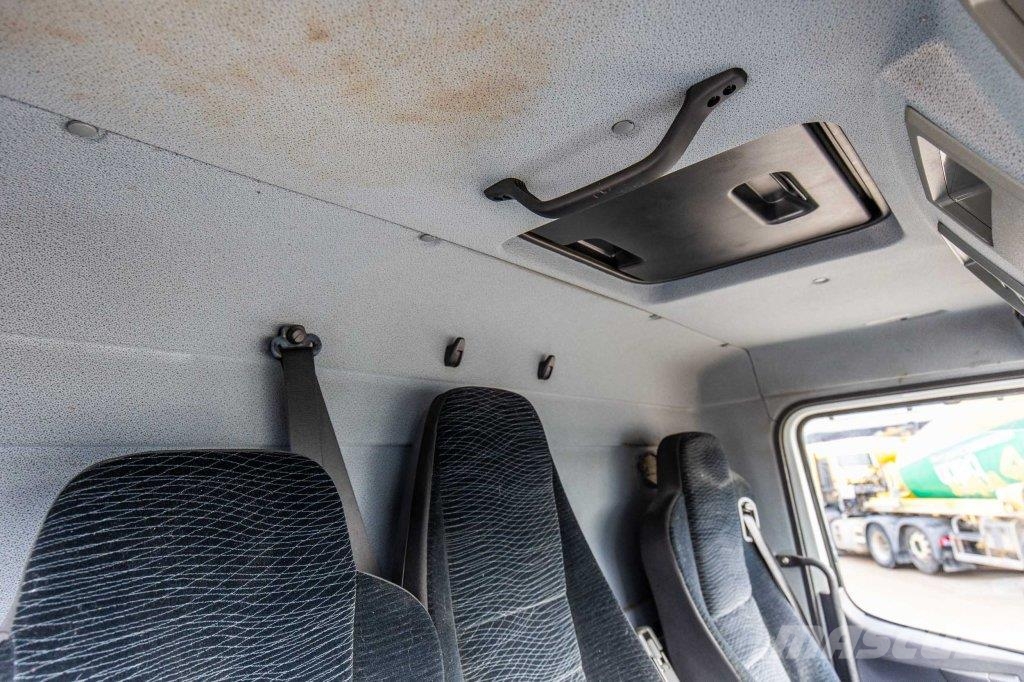 Mercedes-Benz ATEGO 1530 L+CARGOLIFT Furgons
