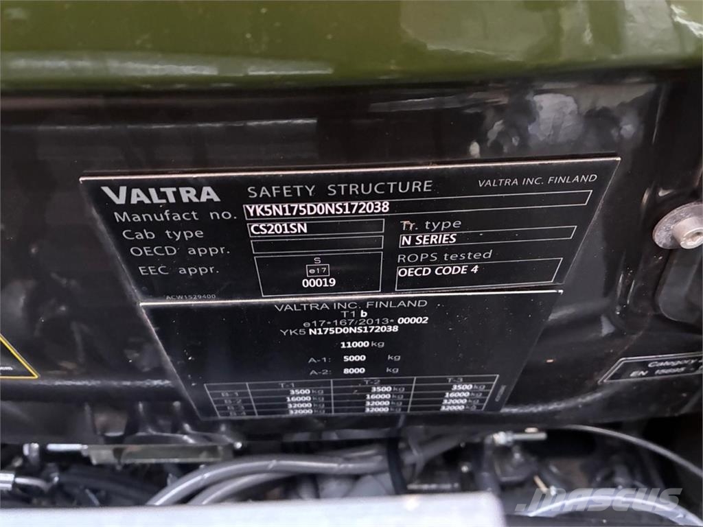 Valtra N175 Tractoare