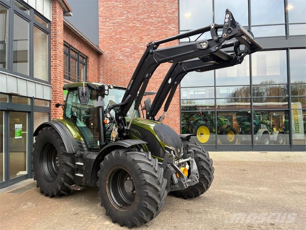 Valtra N175 Tractoare