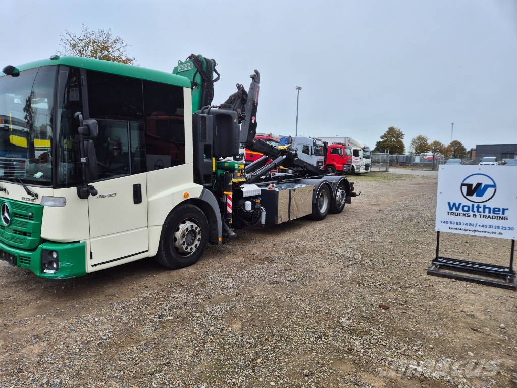 Mercedes-Benz Econic 2630 6x2/ Fassi 245-4/Hooklift/Generator Lastbil med kran