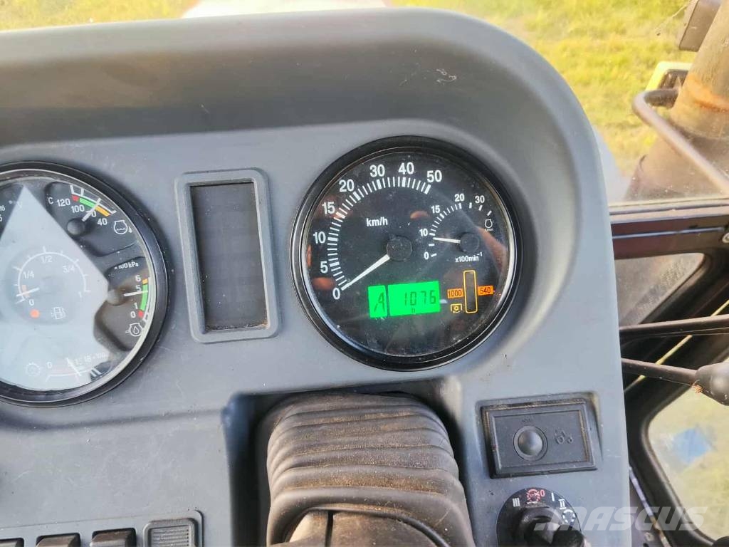MTZ Belarus 1025.5 الجرارات