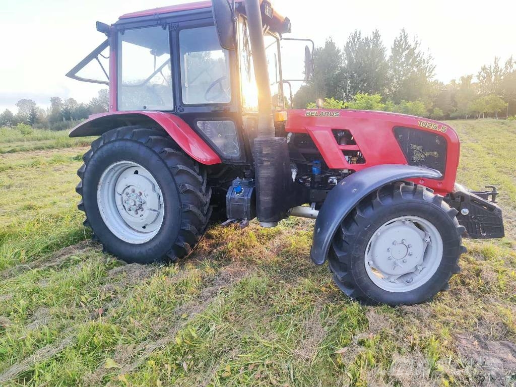 MTZ Belarus 1025.5 الجرارات