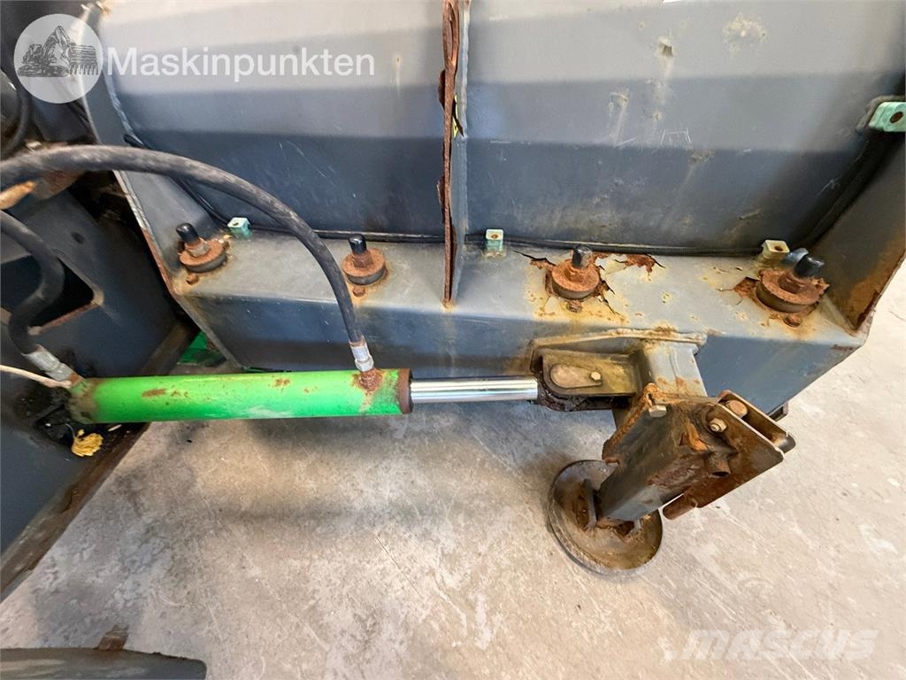 Sami V-Plow VM2800 3P Schneeschilde und -pflüge