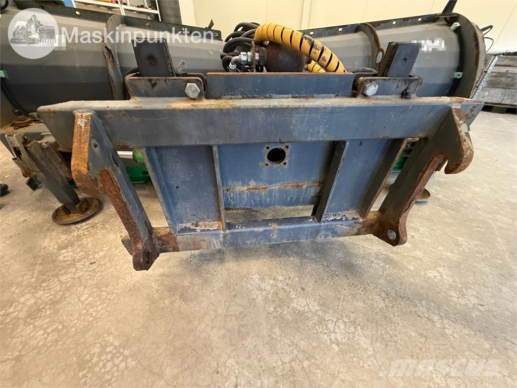 Sami V-Plow VM2800 3P Schneeschilde und -pflüge
