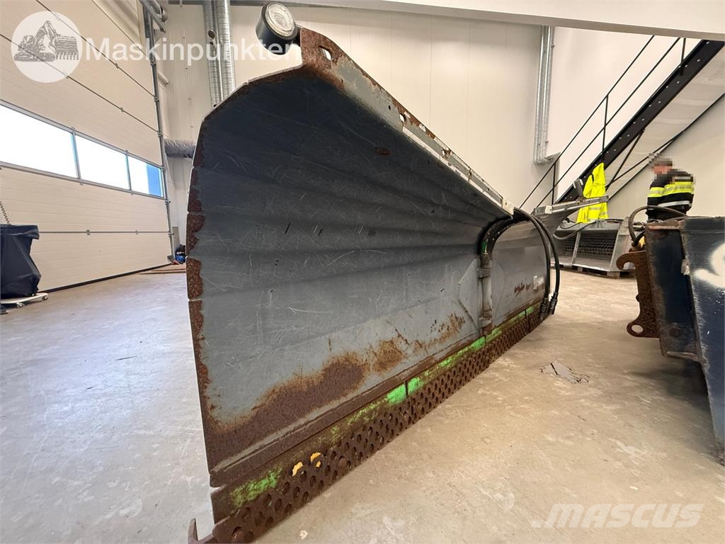 Sami V-Plow VM2800 3P Schneeschilde und -pflüge