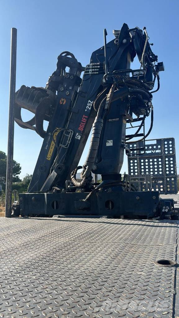 Mercedes-Benz Arocs Kamioni za drva
