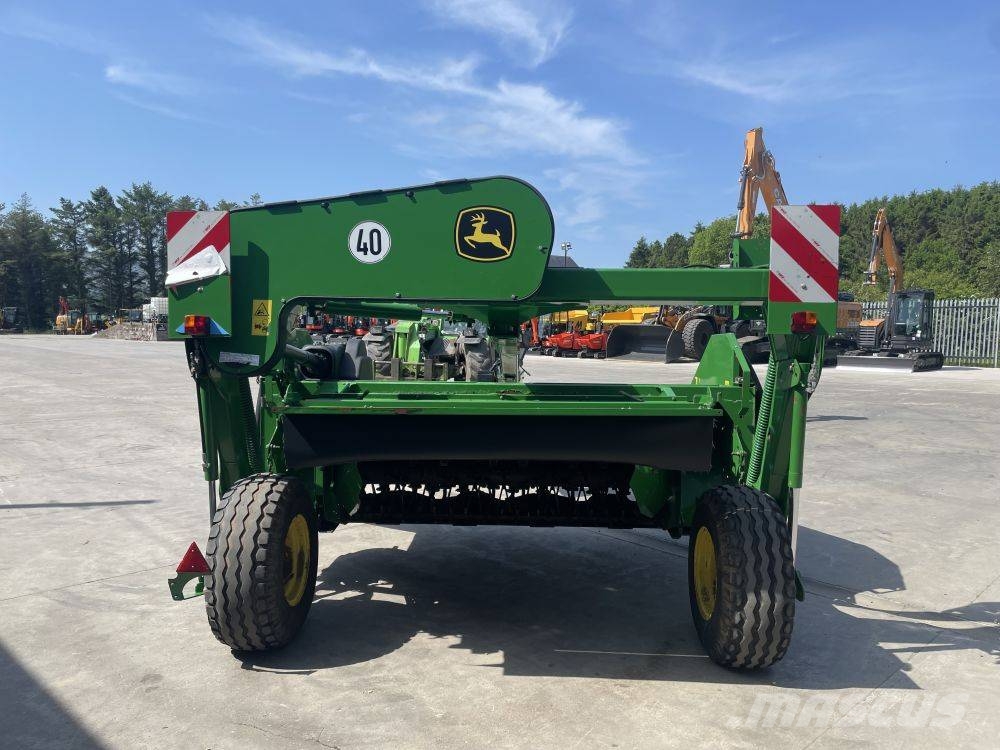 John Deere 830 Kosiarki ze wstępną obróbka paszy