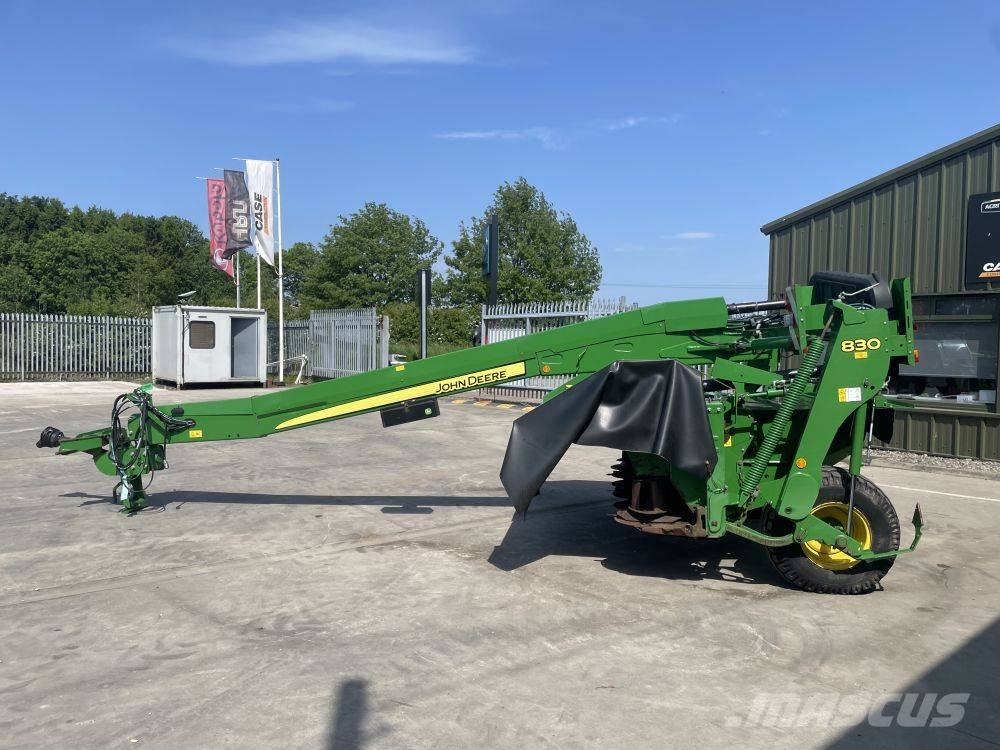 John Deere 830 Kosiarki ze wstępną obróbka paszy