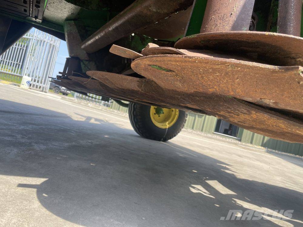 John Deere 830 Kosiarki ze wstępną obróbka paszy
