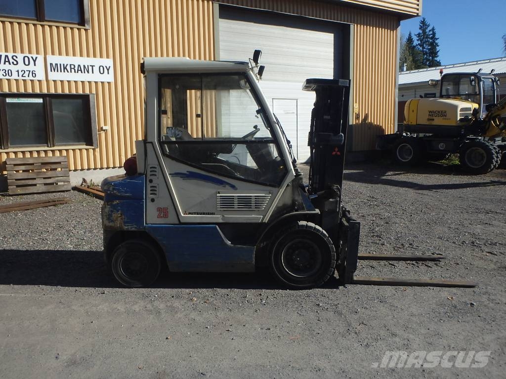 Mitsubishi FD 25 N Dieseltrukit