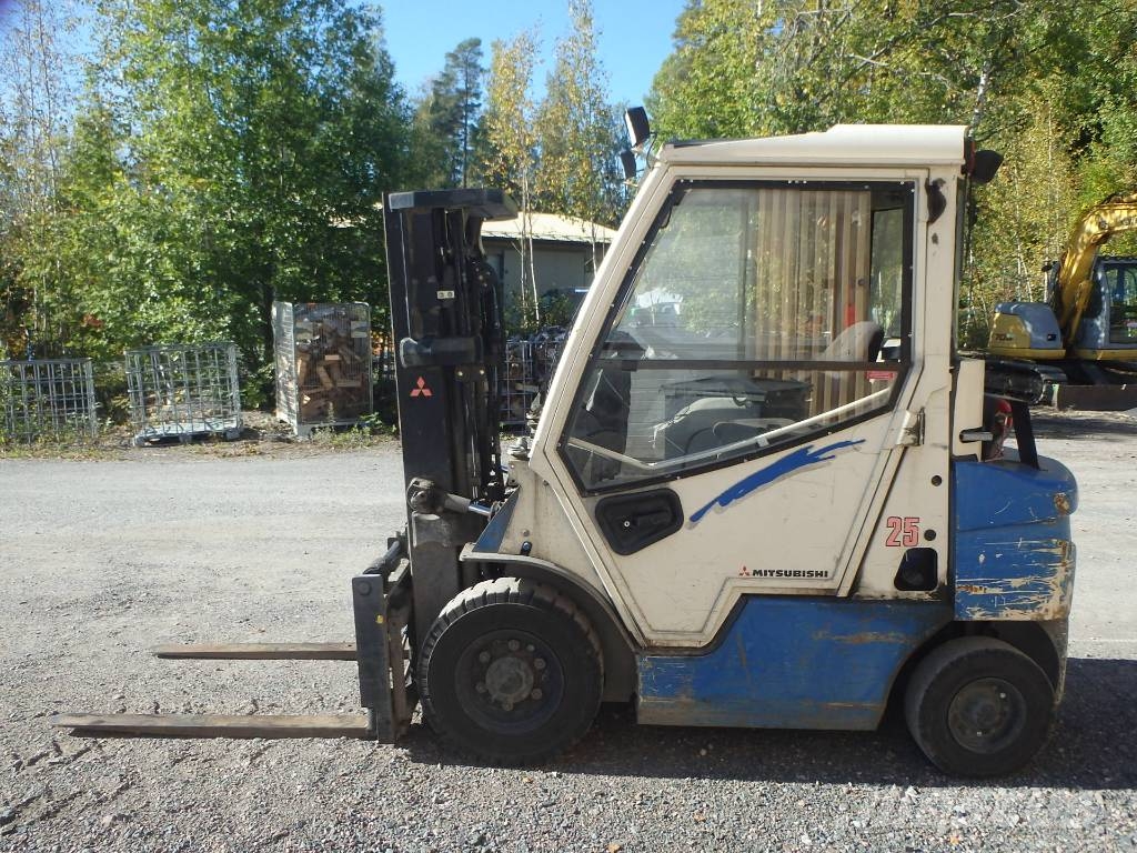 Mitsubishi FD 25 N Dieseltrukit