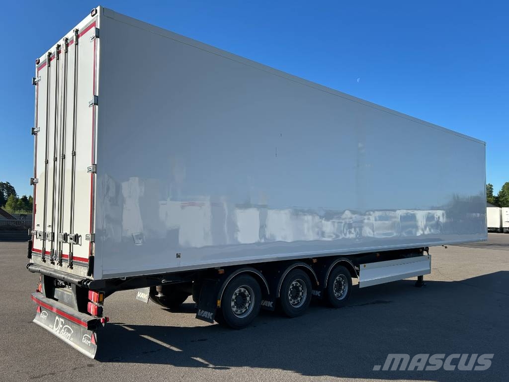 VAK Lättisolerad Skåptrailer öppningsbar sida DMC590 Kofferauflieger
