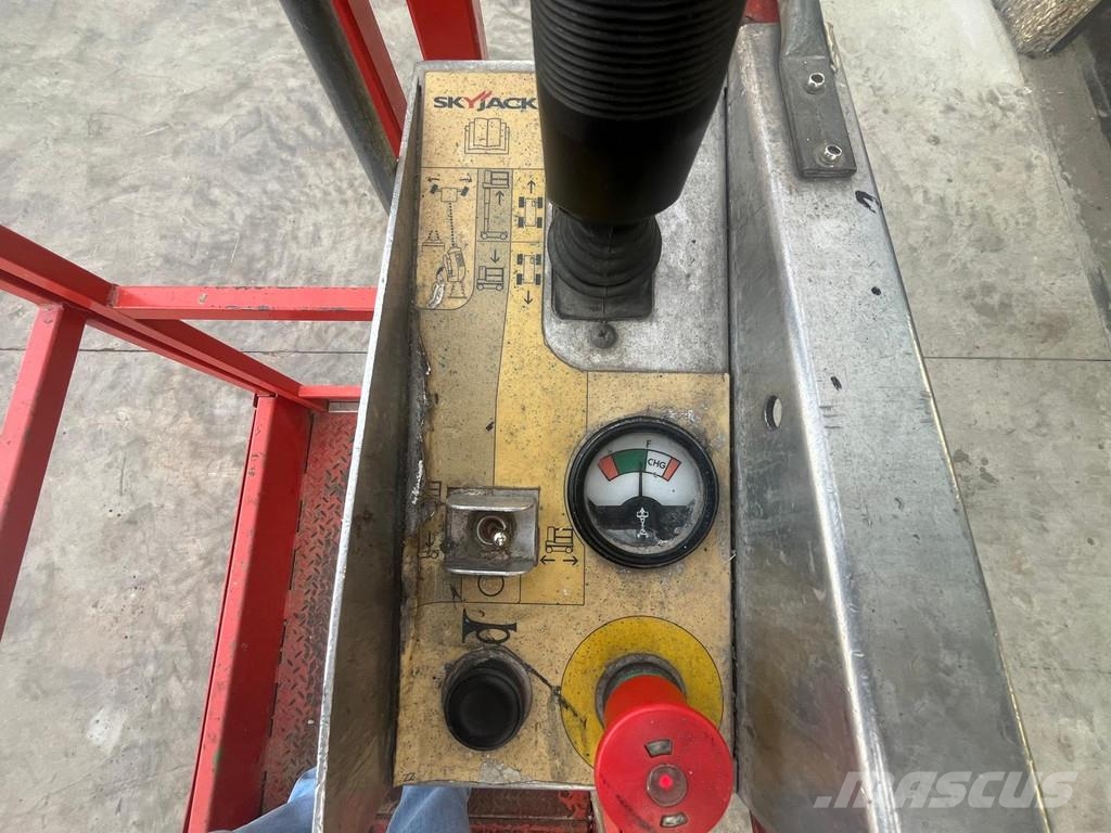 SkyJack SJ16 SJ16 Telescopic boom lifts