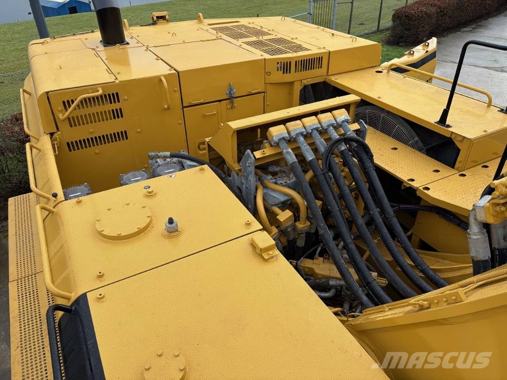 CAT 390 D L ME (coming in) حفارات زحافة
