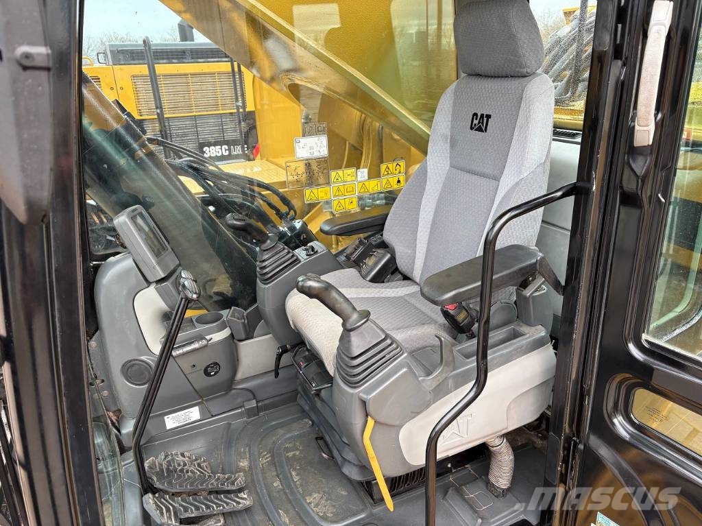 CAT 390 D L ME (coming in) حفارات زحافة