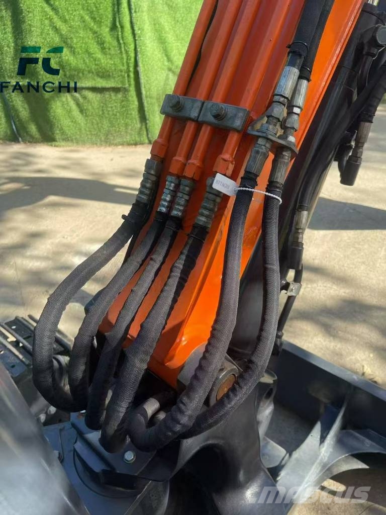 Hitachi ZX 35 U Гусеничні екскаватори