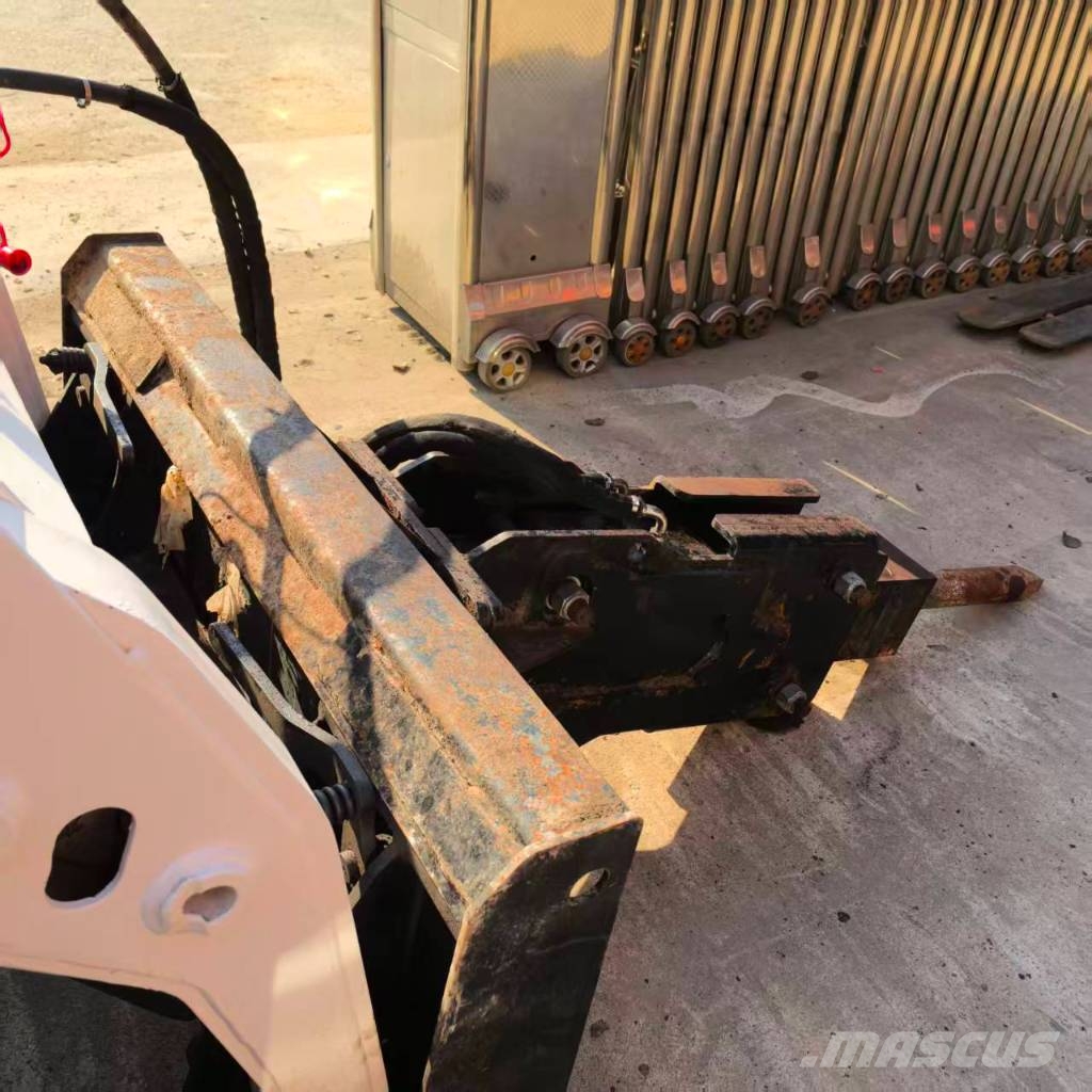 Bobcat S 16 Skid steer mini nakladalci