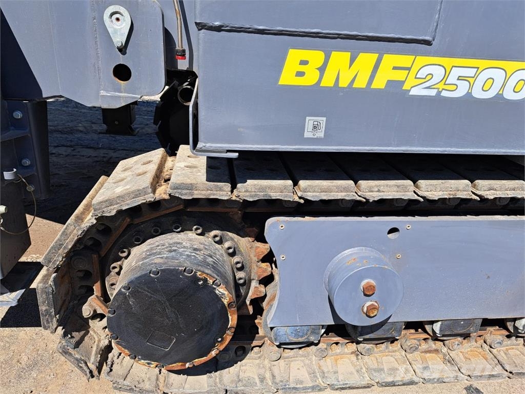 Bomag DE BMF 2500 S Stage V/Tier 4f Asfaltsläggningsmaskiner